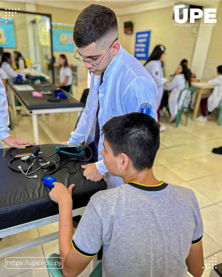 Promoviendo la Salud en la Comunidad Escolar: Extensión Universitaria